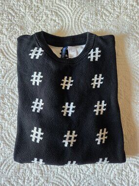 Hashtag H & M Divided Black and White Sweater (21.5" PTP)